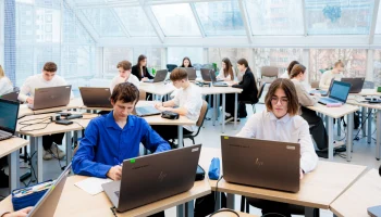 Анастасия Ракова назвала ИИ-сервис для изучения математики одним из самых популярных в МЭШ