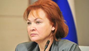 Депутат Мосгордумы Стебенкова передала бойцам СВО маскировочные сети и тепловизионные плащи
