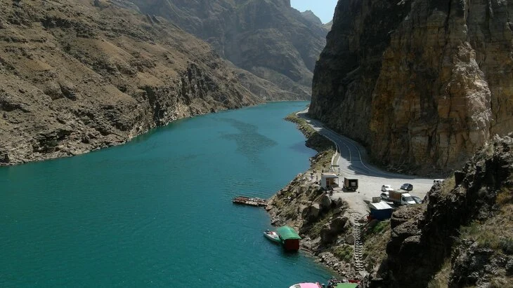 Один человек погиб при столкновении катера со скалой в Дагестане Один человек погиб при столкновении катера со скалой в Дагестане