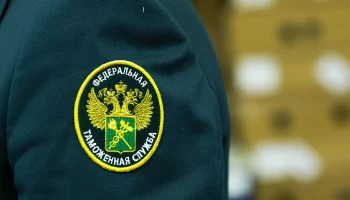 Таможня обязала приморку выплатить два миллиона рублей сборов за чужую машину