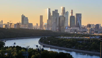 Синоптики пообещали москвичам облачную погоду без осадков 26 июня