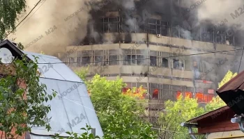 Очевидец: в горящем во Фрязине здании не сработала система оповещения
