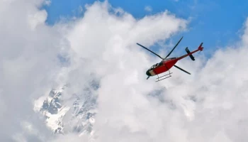 Тела российских альпинистов эвакуировали со склона горы в Непале