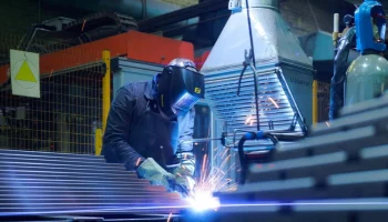 КМЗ за девять месяцев увеличил выпуск лифтов более чем на 30%
