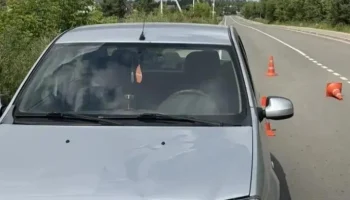 Иномарка Renault сбила школьника на самокате на улице Ленина в поселке Авсютино Иномарка Renault сбила школьника на самокате на улице Ленина в поселке Авсютино