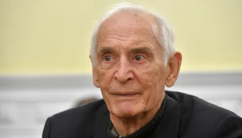 Мемориальную доску в честь народного артиста СССР Ланового установили в Москве