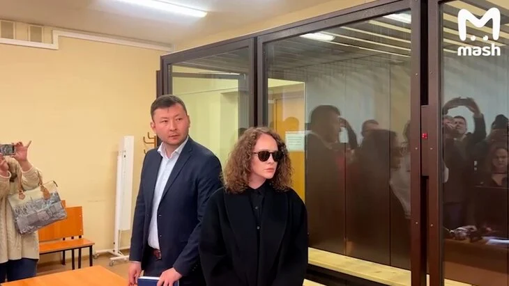 Суд продлил актрисе Аглае Тарасовой запрет определенных действий Суд продлил актрисе Аглае Тарасовой запрет определенных действий