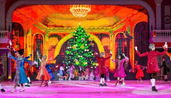 Москвичи могут увидеть «Щелкунчика» на площади Революции и Театральной площади Москвичи могут увидеть «Щелкунчика» на площади Революции и Театральной площади