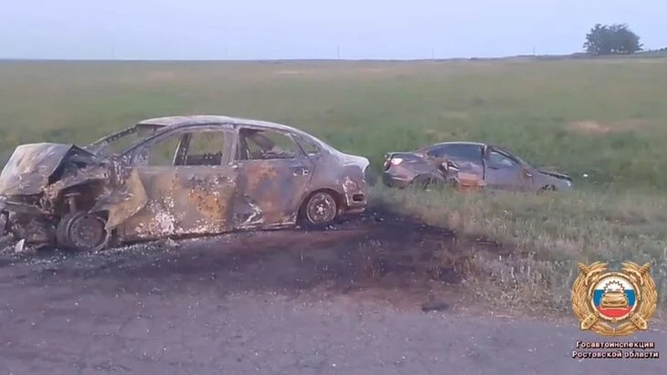 Три человека погибли в ДТП с двумя легковушками в Ростовской области Три человека погибли в ДТП с двумя легковушками в Ростовской области