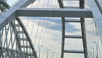 Движение транспорта по Крымскому мосту возобновили