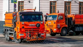 Коммунальная техника в Москве переведена на летний режим работы