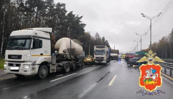 Три человека погибли в жутком ДТП с четырьмя фурами в подмосковном Серпухове