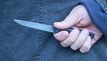 Мужчина убил подростка и ранил еще двух человек в центре Осаки