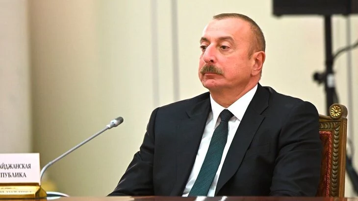 Алиев: Баку готов поддержать Иран в связи с аварией вертолета Раиси Алиев: Баку готов поддержать Иран в связи с аварией вертолета Раиси