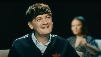 Комика Гудкова оштрафовали на 11 тысяч рублей за пародийную песню &laquo;Я узкий&raquo;