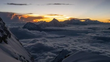 Группа российских альпинистов в Непале достигла базового лагеря под Манаслу