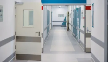 Мужчина напал на трех пациентов больницы в Тульской области