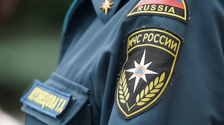 Два человека пропали на Сахалине после того, как река смыла домики с базы отдыха Два человека пропали на Сахалине после того, как река смыла домики с базы отдыха