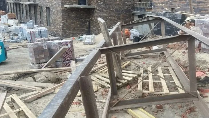 Дело возбуждено после гибели рабочего на стройке в Улан-Удэ Дело возбуждено после гибели рабочего на стройке в Улан-Удэ