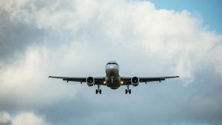 Задымление выявили в самолете, вынужденно севшем в Астрахани Задымление выявили в самолете, вынужденно севшем в Астрахани