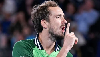 Даниил Медведев обыграл первую ракетку мира и вышел в финал турнира «Мастерс» Даниил Медведев обыграл первую ракетку мира и вышел в финал турнира «Мастерс»