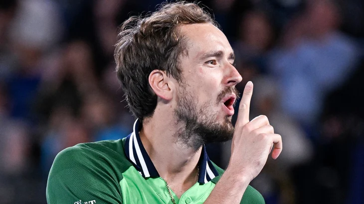 Российский теннисист Медведев одержал победу в турнире ATP 250 Российский теннисист Медведев одержал победу в турнире ATP 250