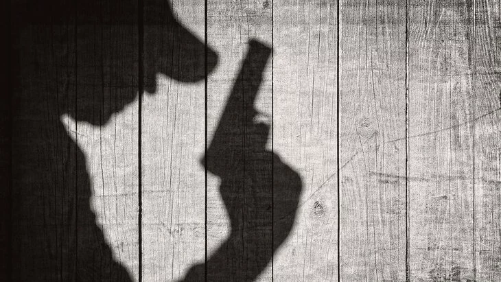 Москвич попытался обменять в магазине самодельный пистолет на бутылку водки Москвич попытался обменять в магазине самодельный пистолет на бутылку водки