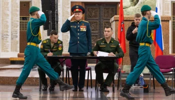 Более 600 человек приняли участие в смотре строя и песни в Музее Победы