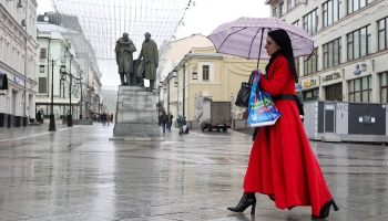 Синоптики рассказали об облачной погоде с небольшими осадками в Москве 19 апреля