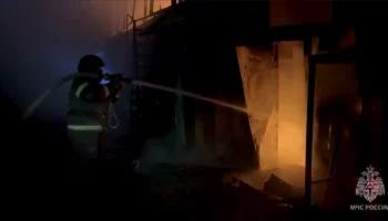 Пожар на складе в Кемерово полностью потушили