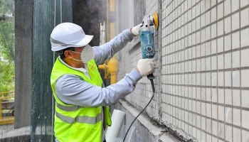 Более 800 фасадов жилых домов отремонтируют в Москве в 2025 году