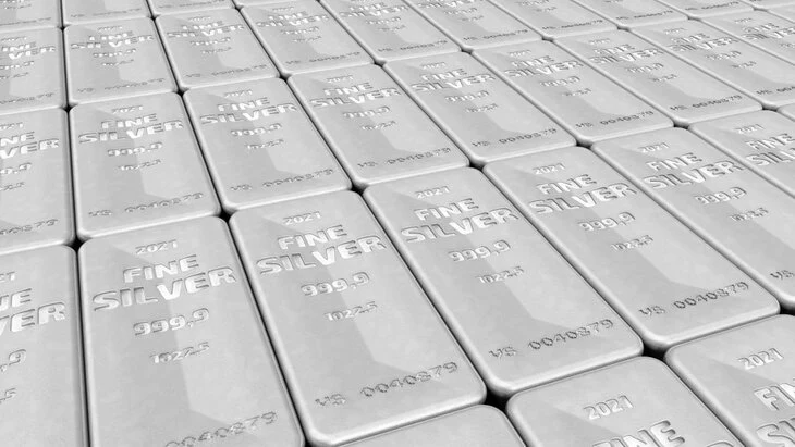 Биржевая цена на серебро превысила 62 долларов за тройскую унцию Биржевая цена на серебро превысила 62 долларов за тройскую унцию