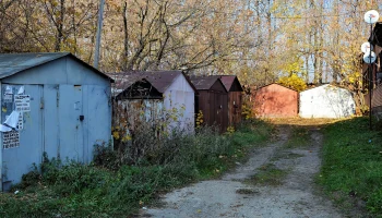 Один человек пострадал при пожаре в гаражах на севере Москвы