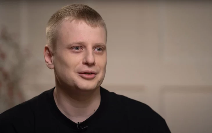 Комик Комиссаренко отреагировал на решение суда о своем заочном аресте мемом