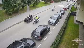 Подросток на квадроцикле спровоцировал аварию в Зеленограде при попытке скрыться от полиции