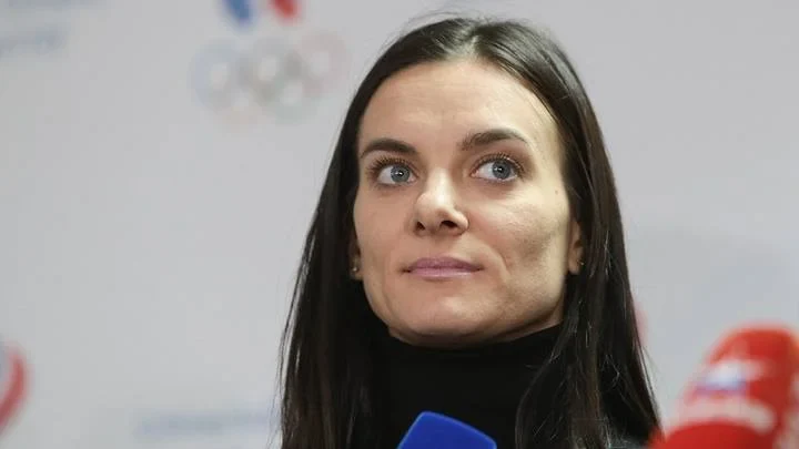 Елена Исинбаева прокомментировала слухи о возвращении в Россию из Испании Елена Исинбаева прокомментировала слухи о возвращении в Россию из Испании