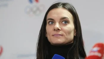 Елена Исинбаева прокомментировала слухи о возвращении в Россию из Испании Елена Исинбаева прокомментировала слухи о возвращении в Россию из Испании