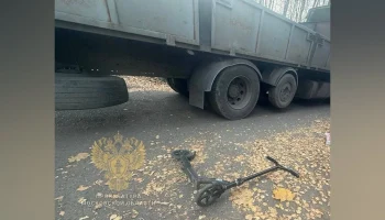 Уголовное дело возбудили после гибели девочки на самокате в ДТП в Долгопрудном