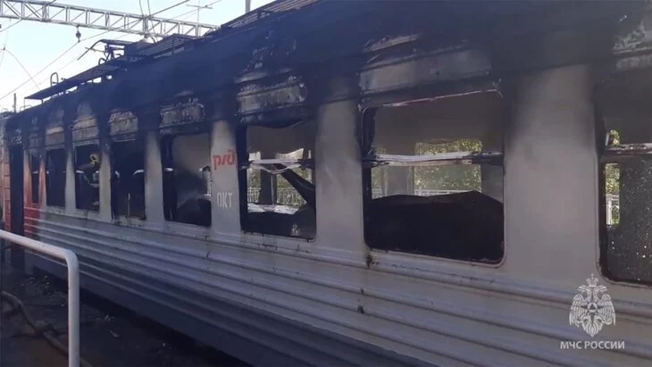 ТАСС: замыкание могло стать причиной возгорания электрички в Подмосковье ТАСС: замыкание могло стать причиной возгорания электрички в Подмосковье