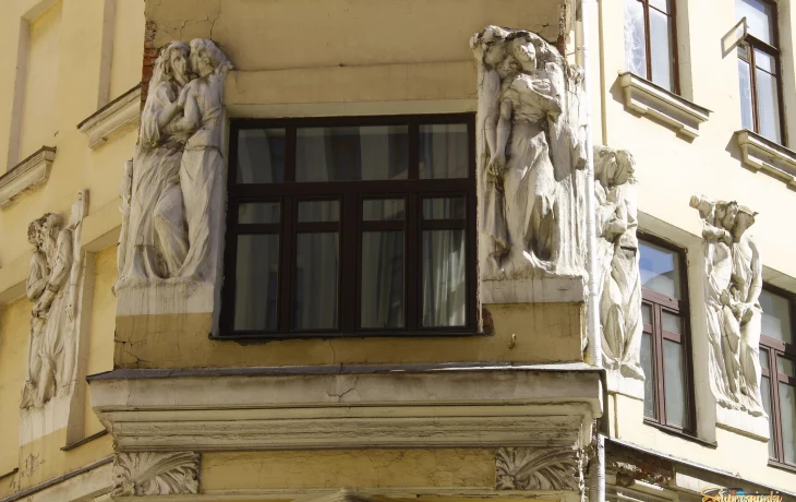 Плотников переулок 1