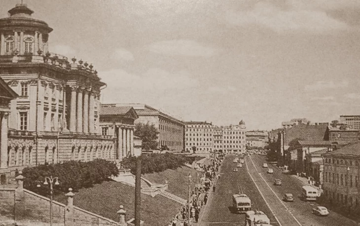 Моховая улица 2