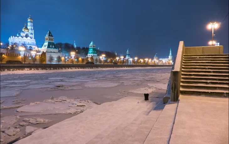 Софийская набережная 1