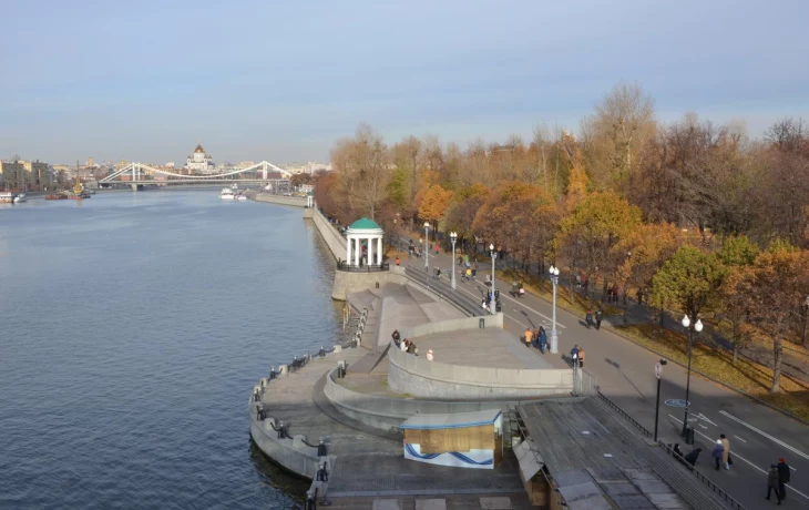 Пушкинская набережная 4