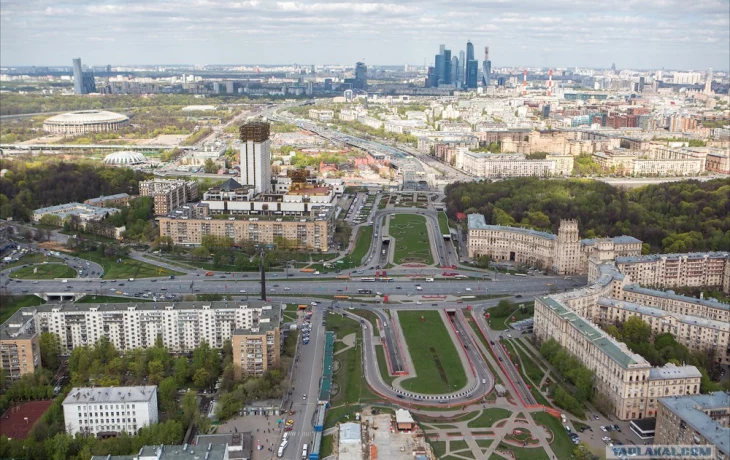 Ленинский проспект 1