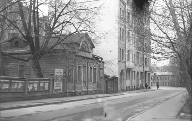 Бурденко улица 4