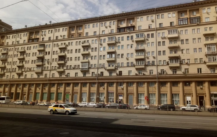 Краснопрудная улица 1