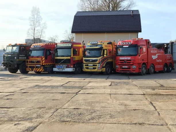 Сколько стоит эвакуация грузовика: от чего зависит цена