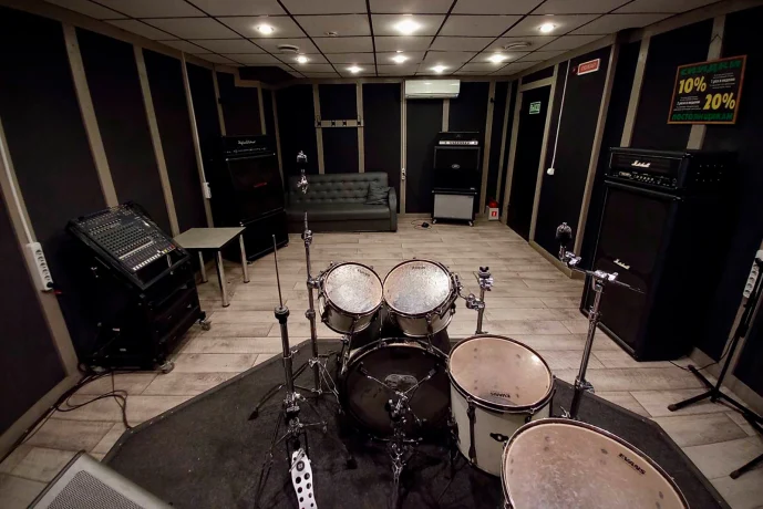 Живая музыка: от первой репетиции до аплодисментов зала