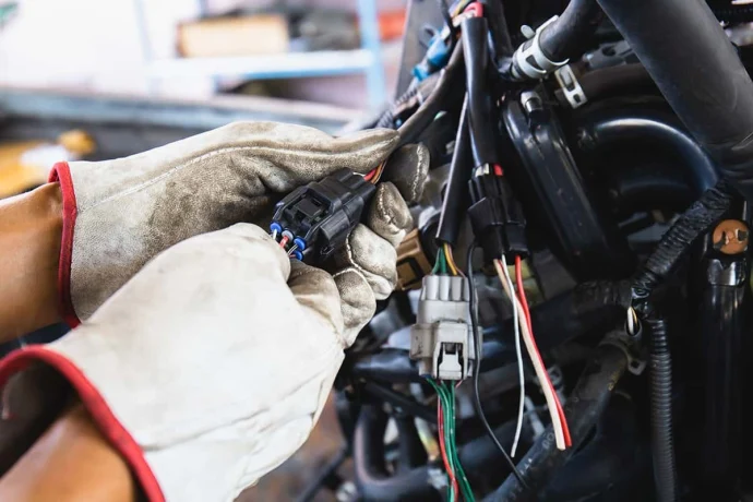 Автоэлектрик для грузовых автомобилей: профессиональный ремонт электрооборудования