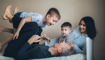 День семьи, любви и верности и Всемирный день борьбы с аллергией: какие праздники отмечают в России 